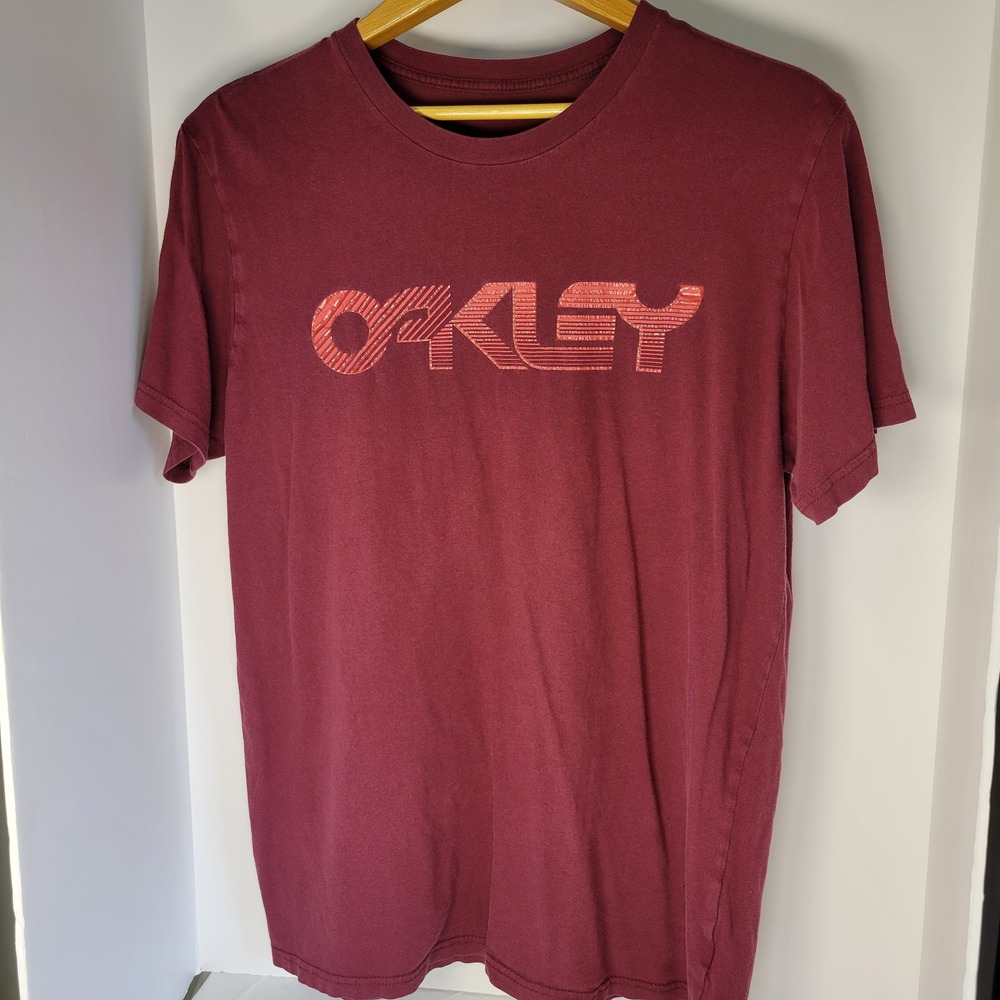 Oakley Mens Graphic Logo T-Shirt Maroon Burgundy Short Sleeve Crewneck Small